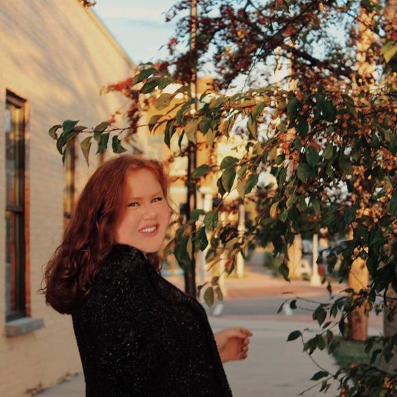 Meet your Posher, Sarah - Picture 1 of 1